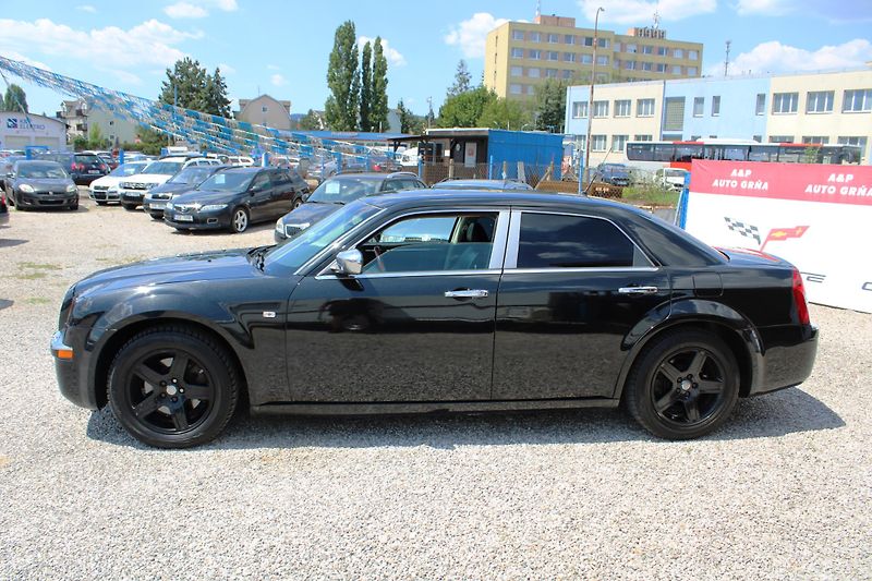 Chrysler 300C (2008) REZERVACE - fotka 4 z 17