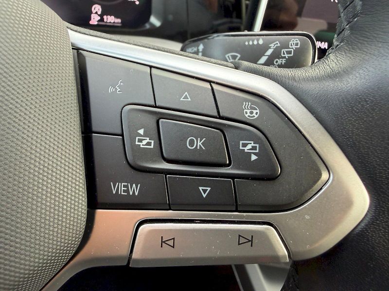 Volkswagen Golf (2024) 1.5 TSI 110kW Life - fotka 13 z 35