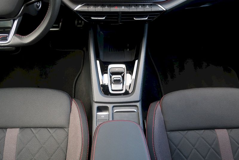 Škoda Octavia (2025) COMBI RS 2,0 TSI 195kW DSG - fotka 29 z 29