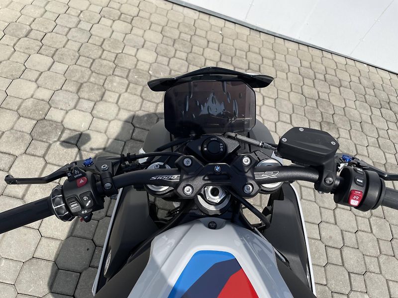 BMW (2026) S 1000 R - fotka 10 z 12