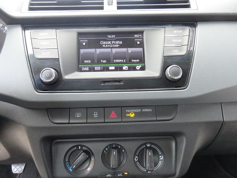 Škoda Fabia 1.2 TSI KLIMATIZACE, 6x AIRBAG - fotka 13 z 16