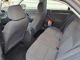 Volkswagen Jetta (2008) VW Jetta verze 1.6 FSI (85 kW) - náhled 13