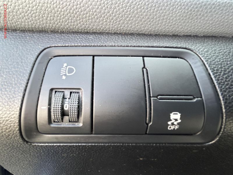 Hyundai i20 (2015) 1.2i, 1.maj,ČR, servis.kniha - fotka 13 z 16