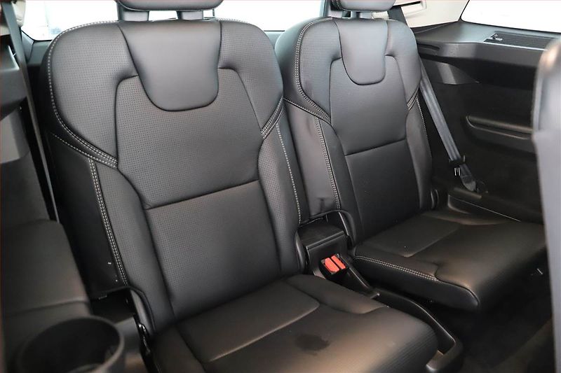 Volvo XC90 (2018) D5 AWD - fotka 9 z 20