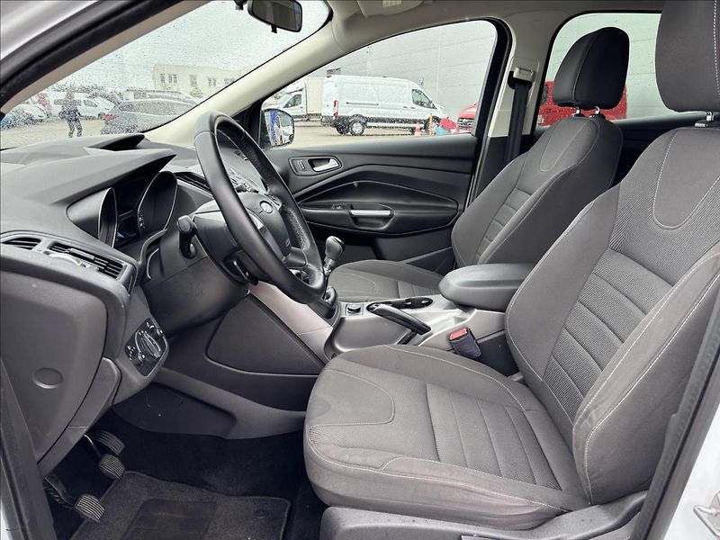 Ford Kuga 1,6 EcoBoost 110kW Trend - fotka 17 z 30