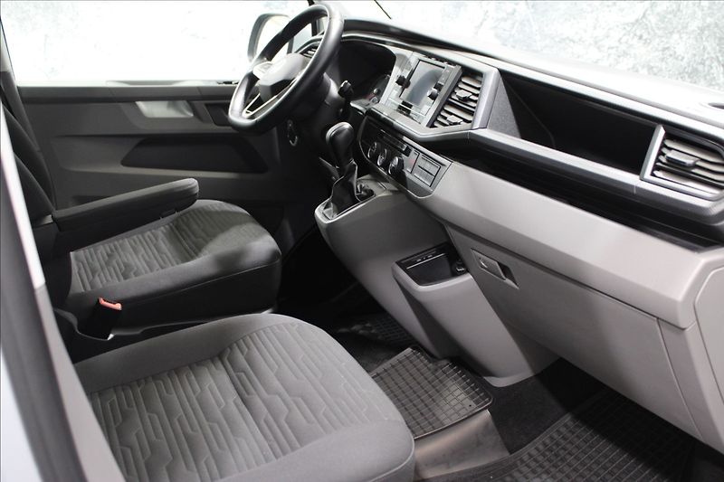 Volkswagen Caravelle 2,0 TDI 110kW DSG Comfortline - fotka 10 z 32