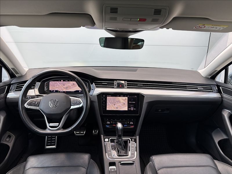 Volkswagen Passat 2,0 TSI 206 KW 4M AUT ALLTRACK - fotka 10 z 36
