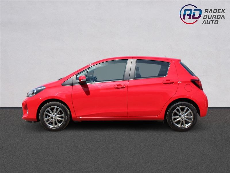 Toyota Yaris 1,3 VVT-i  ČR,1MAJ,DPH,AUTOMAT - fotka 8 z 27