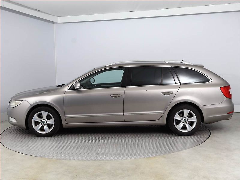 Škoda Superb (2010) 2.0 TDI, nová STK, Tažné - fotka 3 z 14