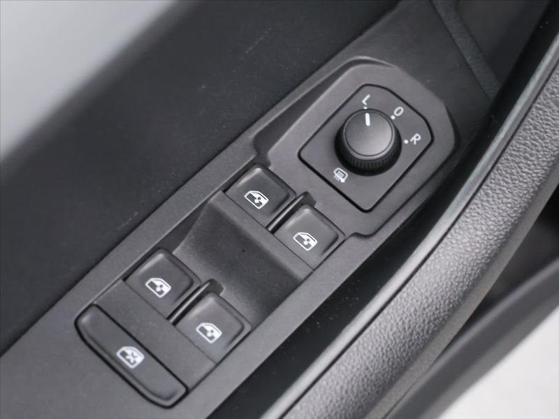 Škoda Karoq 2,0 TDI 110kW 4x4 CZ LED 2.Maj - fotka 14 z 33