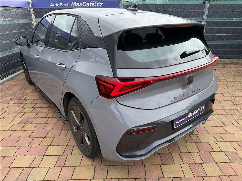 Cupra Born 150 kW 58 kWh - fotka 7 z 24