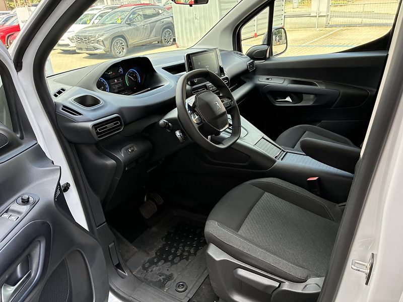 Peugeot Rifter EV,e-GT 50 kWh-100KW, 22 000KM - fotka 9 z 21