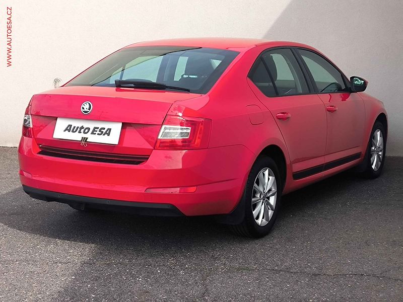 Škoda Octavia (2013) 2.0 TDi, Ambition, STK8/28 - fotka 4 z 16