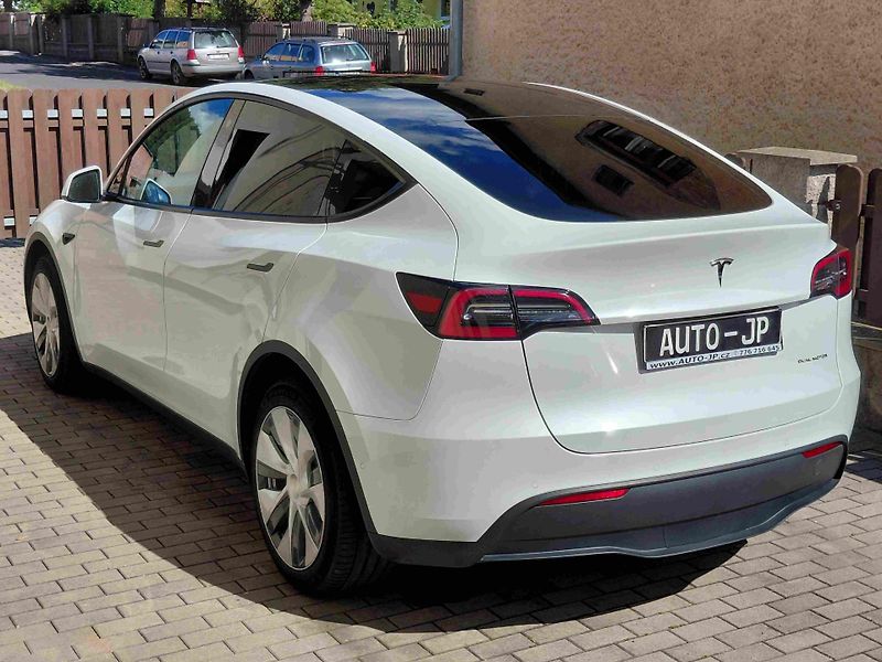 Tesla Model Y AWD Long Range  ACC  LED  NAVI - fotka 5 z 10
