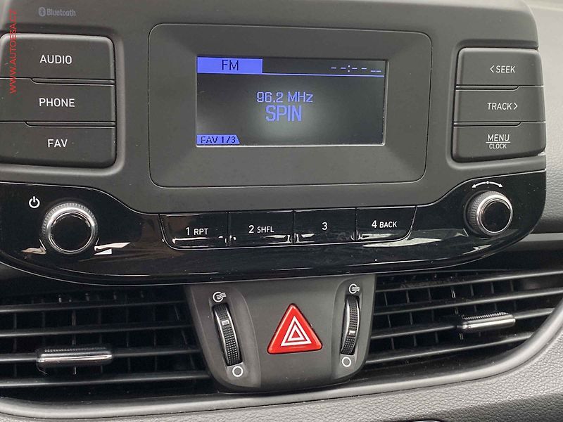 Hyundai i30 (2021) 1.5DPI, 1.maj,ČR, AC - fotka 15 z 16