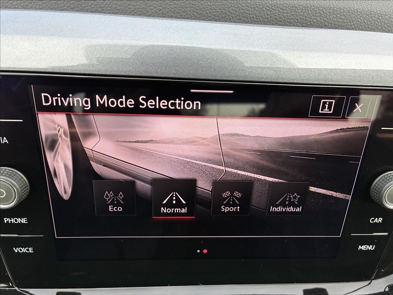 Volkswagen Polo 2,0 GTI VIRTUÁL KEYLESS - fotka 31 z 32