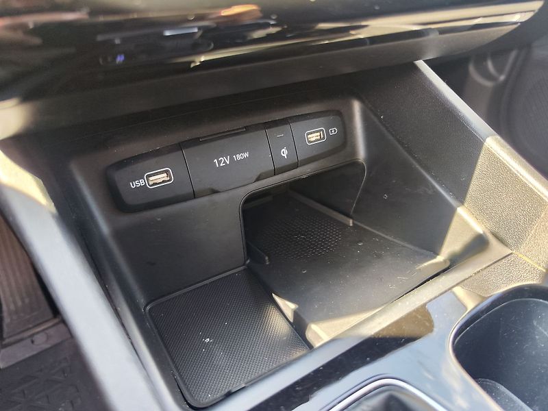 Hyundai Tucson 1.6 T-GDI/110kW Smart Navi - fotka 21 z 30