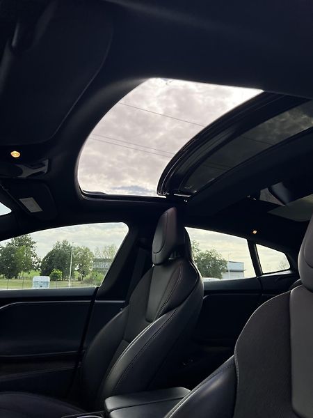 Tesla Model S 75D 386kW MCU2 SOH 91%  - fotka 20 z 27