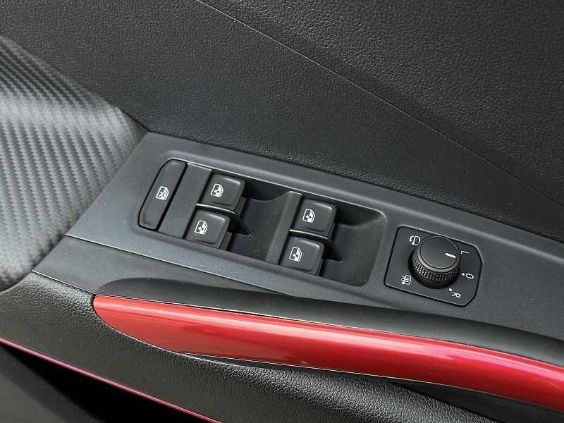 Škoda Fabia 1.0TSi 116PS Monte Carlo Bi-LE - fotka 14 z 36