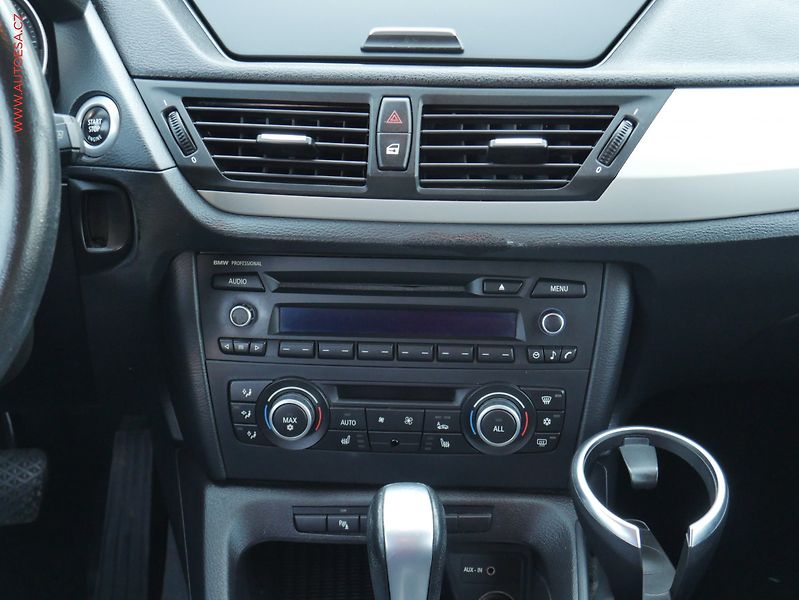 BMW X1 (2012) 2.0 D xDrive 20d, ČR, AT, AC - fotka 11 z 24