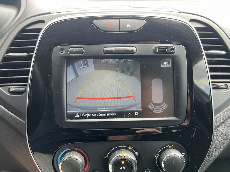 Renault Captur (2020) 1.3TCe 96kW LIMITED  - fotka 14 z 22