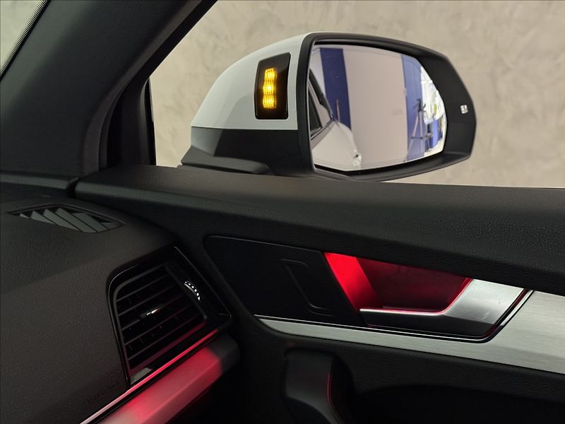 Audi Q5 2,0 TDi  Quattro S-Line Assist - fotka 27 z 50
