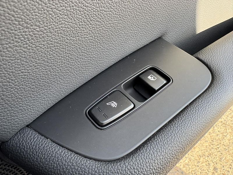 Kia Ceed 1.4 T-GDI 103kW DCT Platinum E - fotka 26 z 27