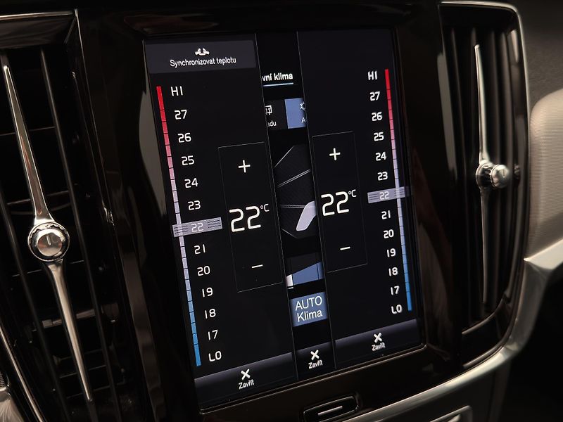 Volvo V90 CC D4 AWD MOMENTUM PRO  - fotka 43 z 47