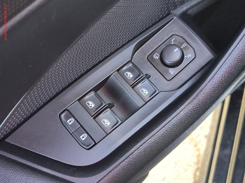 Škoda Octavia (2022) 2.0 TSi 4X4, ČR, SportLine - fotka 26 z 30