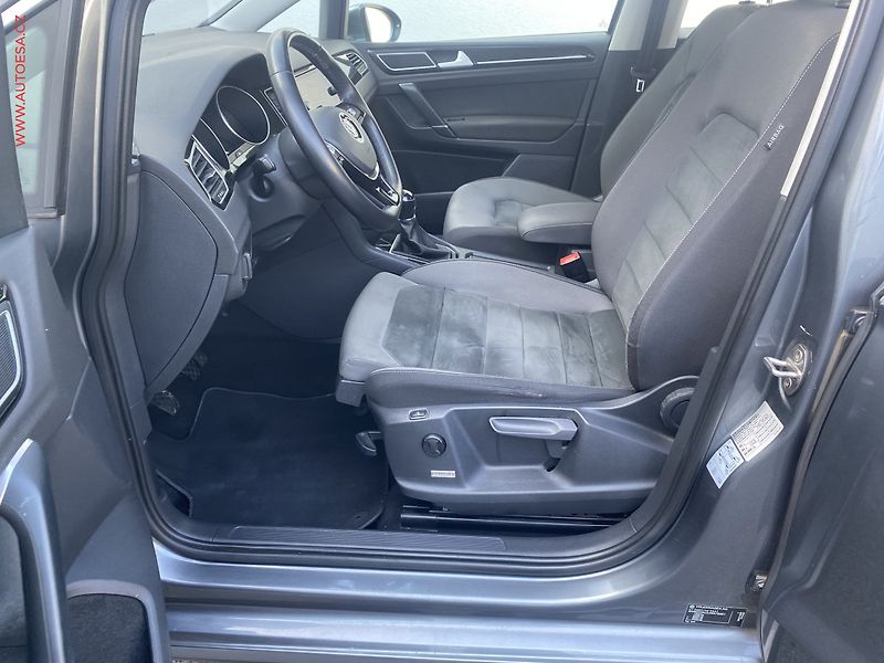 Volkswagen Golf Sportsvan (2018) 1.5 TSi, Highline, LED, TZ - fotka 9 z 18