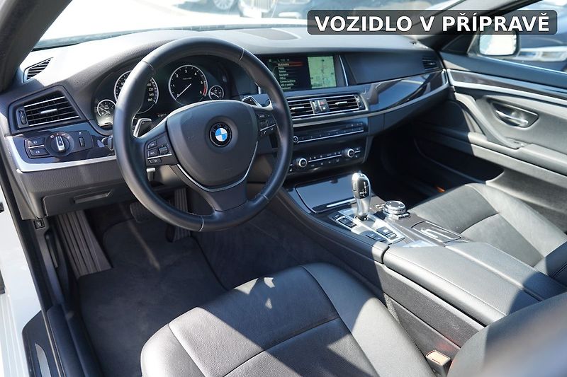 BMW Řada 5 520d xDrive 135kW KŮŽE/NAVI/TE - fotka 6 z 11