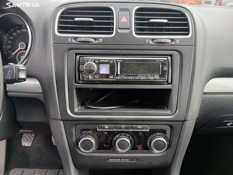 Volkswagen Golf VI 1.6 TDI - fotka 17 z 29