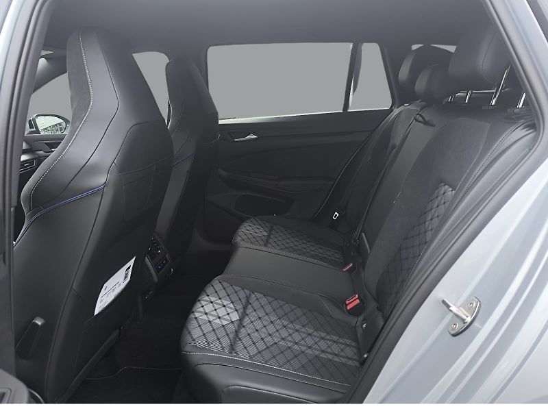 Volkswagen Golf 1,5 eTSI 7DSG R-Line - fotka 5 z 24