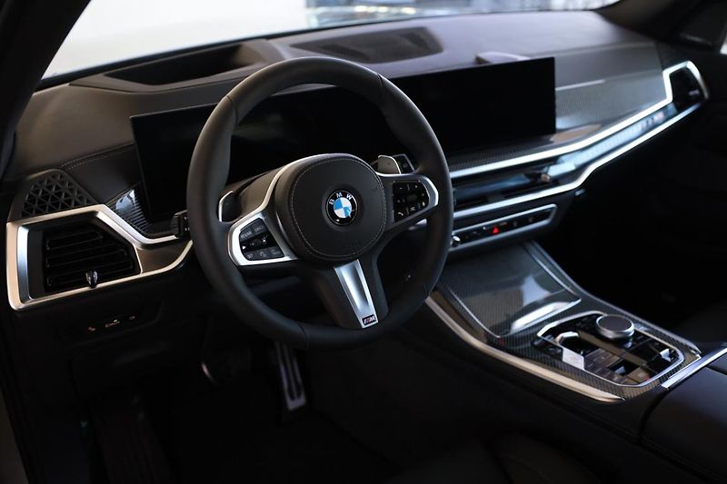 BMW X5 xDrive40i - fotka 2 z 18