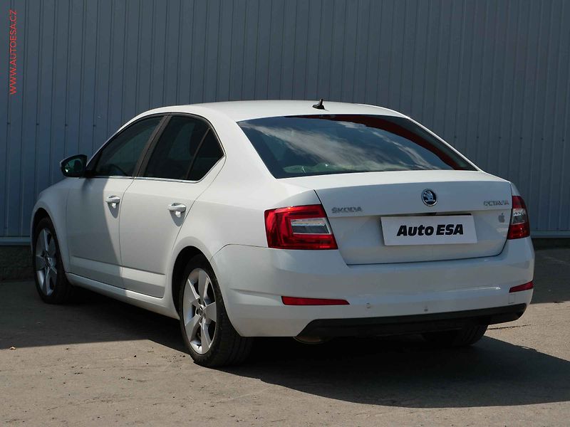 Škoda Octavia (2015) 2.0 TDi, ČR, Navi, bixen - fotka 6 z 24