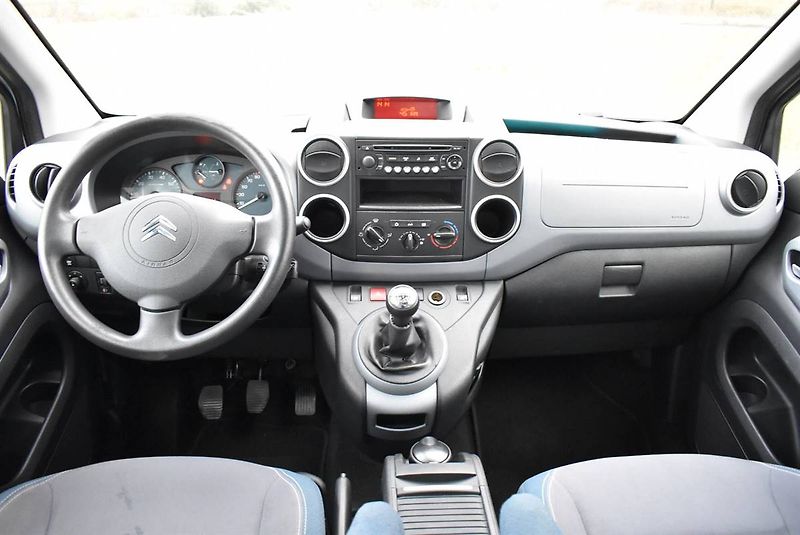 Citroën Berlingo 1,6 16V MULT,1.M,SERVIS,TOP! - fotka 9 z 19