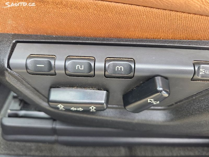 Volvo XC90 (2007) D5 136kw Inscription Nová STK - fotka 21 z 28