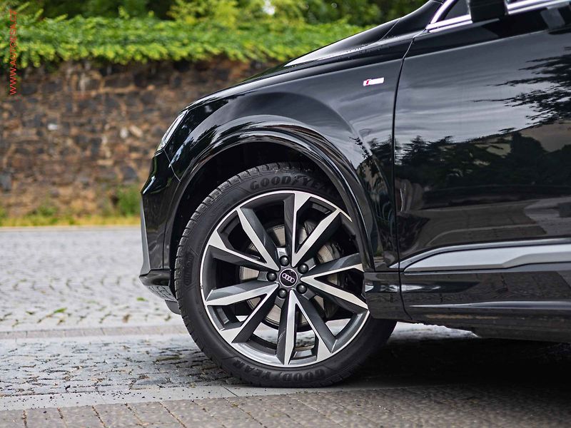 Audi Q7 (2022) 3.0 TDi quattro, 2.maj,ČR, S - fotka 5 z 32