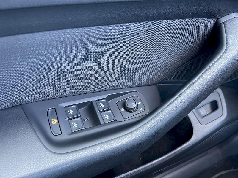 Volkswagen Passat (2023) 2.0 TDI 110 kW DSG ConceptLine - fotka 22 z 33
