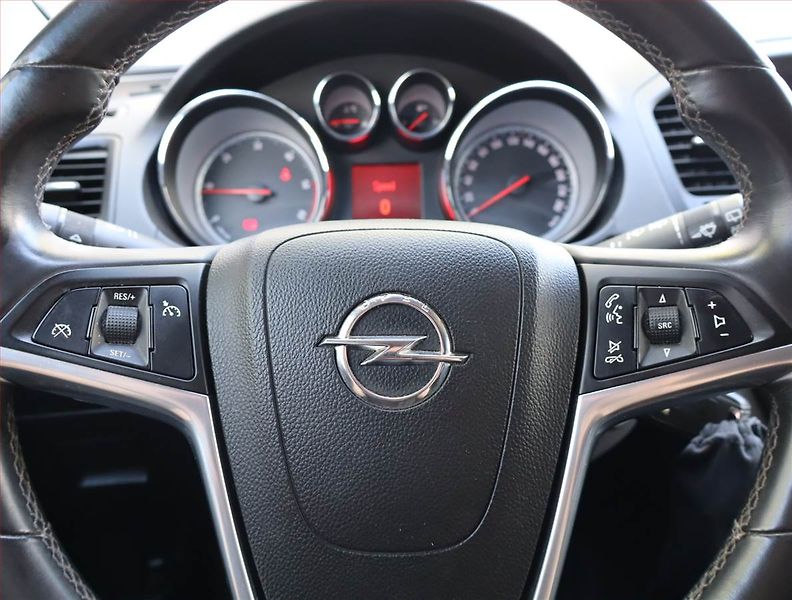 Opel Insignia (2010) 2.0 CDTI, Serv.kniha, nová STK - fotka 16 z 16