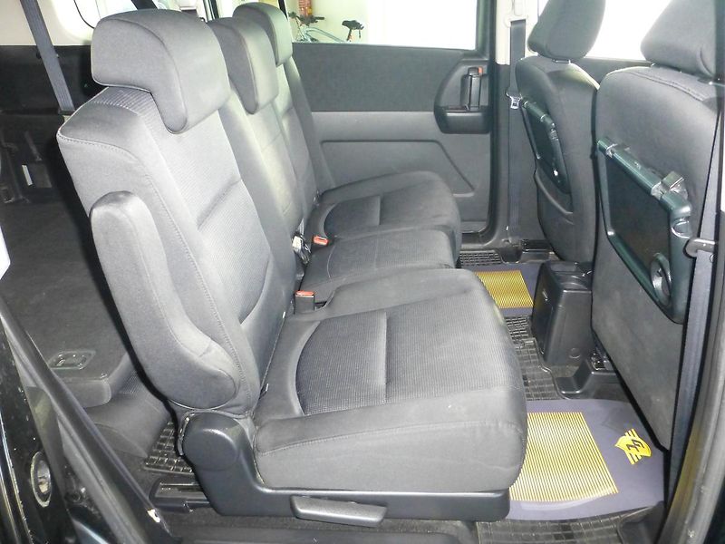 Mazda 5 (2009) 1,8I-DIGI*TAŽNÉ+KOLA*ALU*7MÍST - fotka 21 z 24