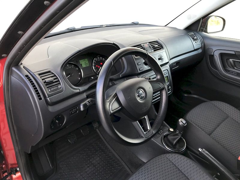 Škoda Fabia (2014) COM TSI AMBIE L4 63/1,2 - fotka 14 z 22