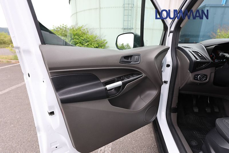 Ford Tourneo Connect Titanium 1.5 EcoBlue - fotka 12 z 21