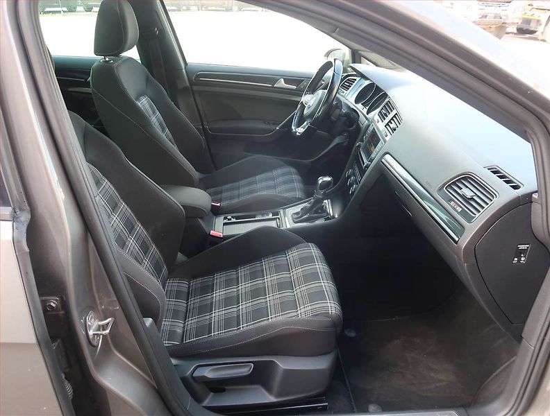 Volkswagen Golf (2016) 2.0 TDI GTD, Automat - fotka 9 z 21