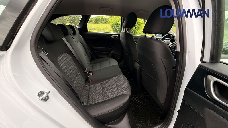 Kia Ceed 1.5 T-GDI SPIN - fotka 17 z 22
