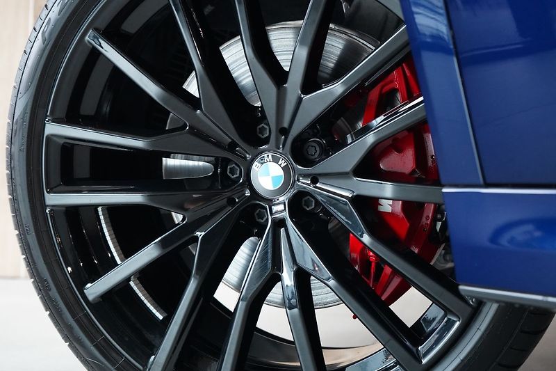 BMW X6 30d xDrive, Vzudch, Masáž - fotka 13 z 47