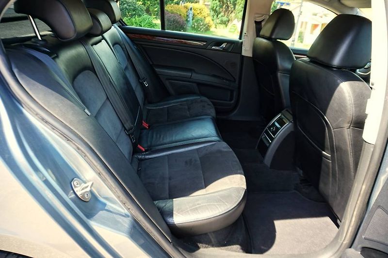 Škoda Superb (2008) ELEGANCE 2,0 TDI 125 kW - fotka 16 z 45