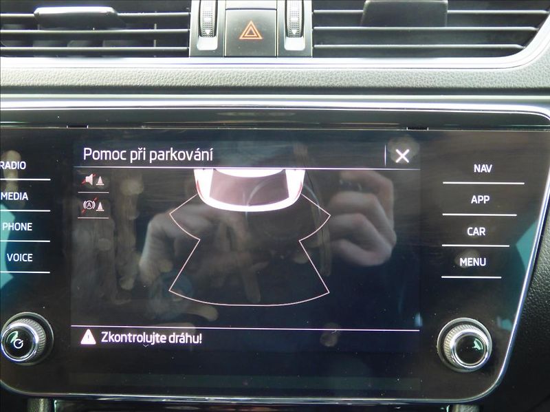 Škoda Superb 2,0 TDI DSG CRYSTAL LIGHT  Sty - fotka 65 z 78