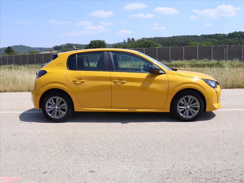 Peugeot 208 1,2 101k Allure CZ 1.Maj DPH - fotka 8 z 24