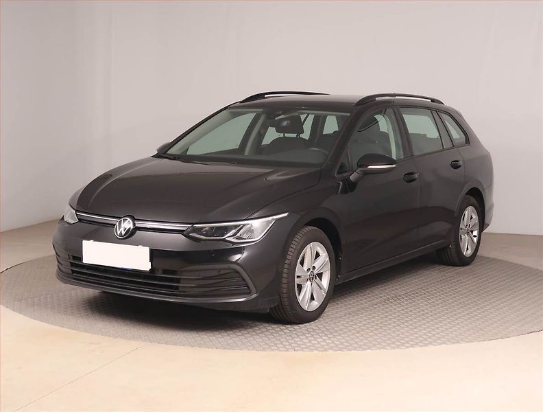 Volkswagen Golf (2023) Life 1.5 TSI, Serv.kniha, Navi - fotka 2 z 16
